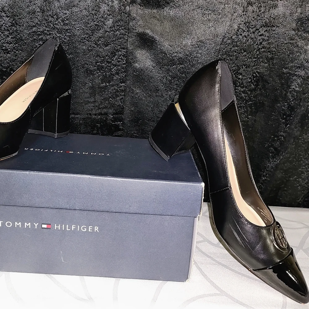 Tommy Hilfiger Women's Black Pumps with silver heel trim Size 6.5 - Picture 9 of 16
